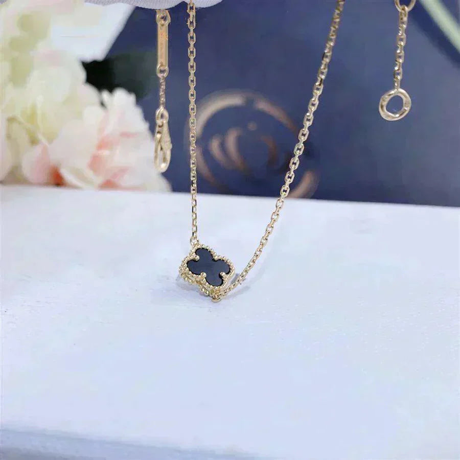 Pomuse CLOVER ONYX SINGLE FLOWER BRACELET