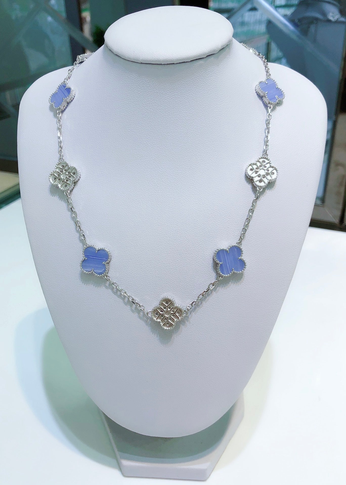 Pomuse CLOVER 10 MOTIFS CHALCEDONY DIAMONDS SILVER NECKLACE