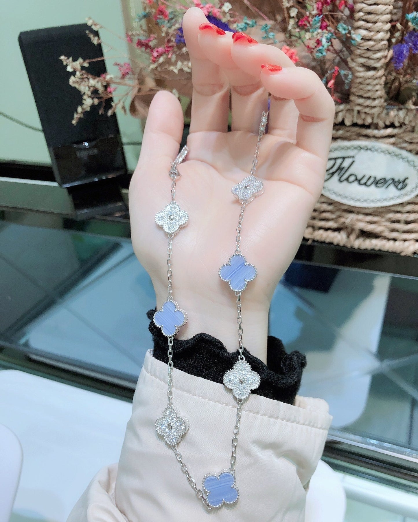 Pomuse CLOVER 10 MOTIFS CHALCEDONY DIAMONDS SILVER NECKLACE