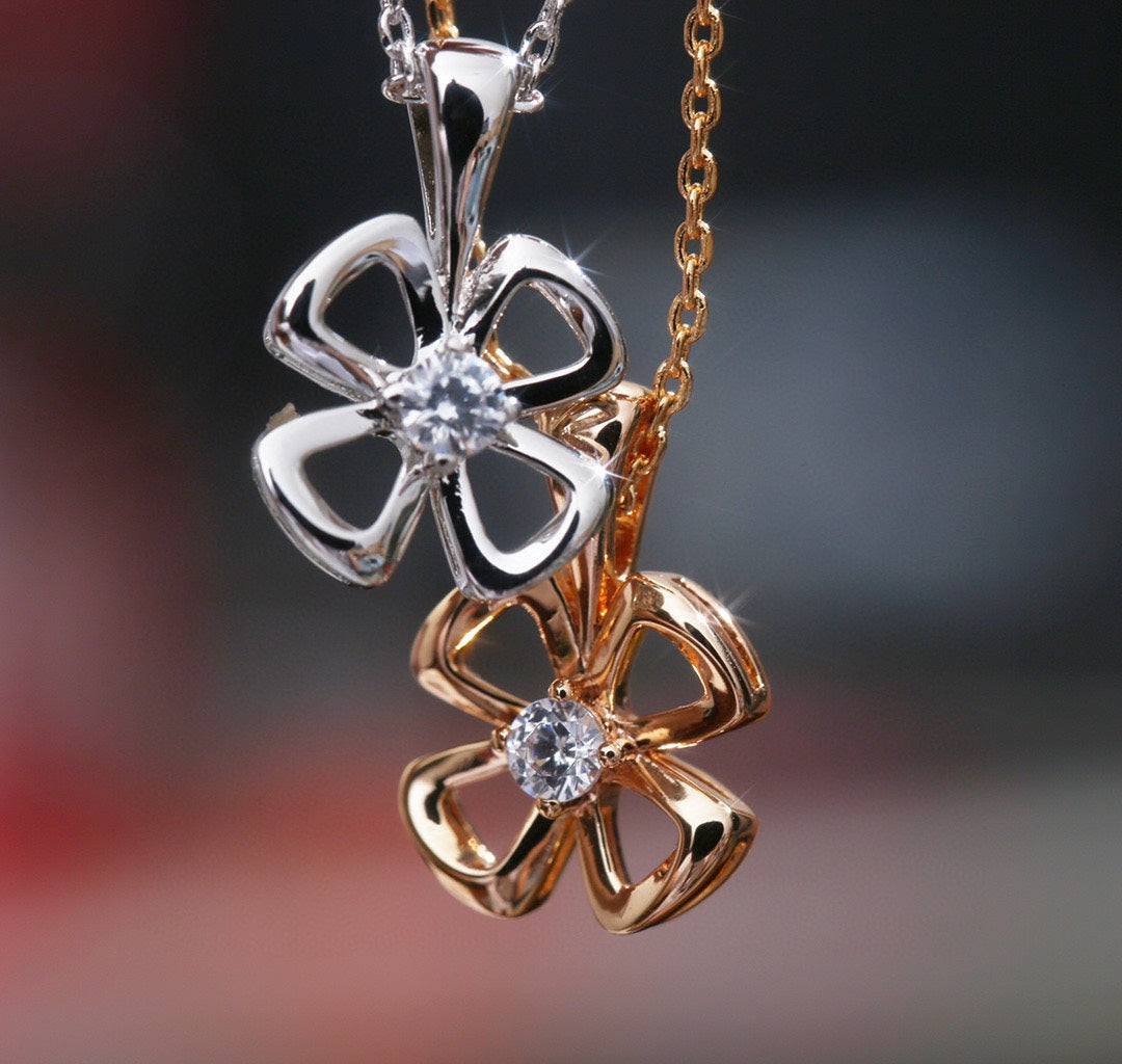 Pomuse FIOREVER NECKLACE DIAMOND CENTER