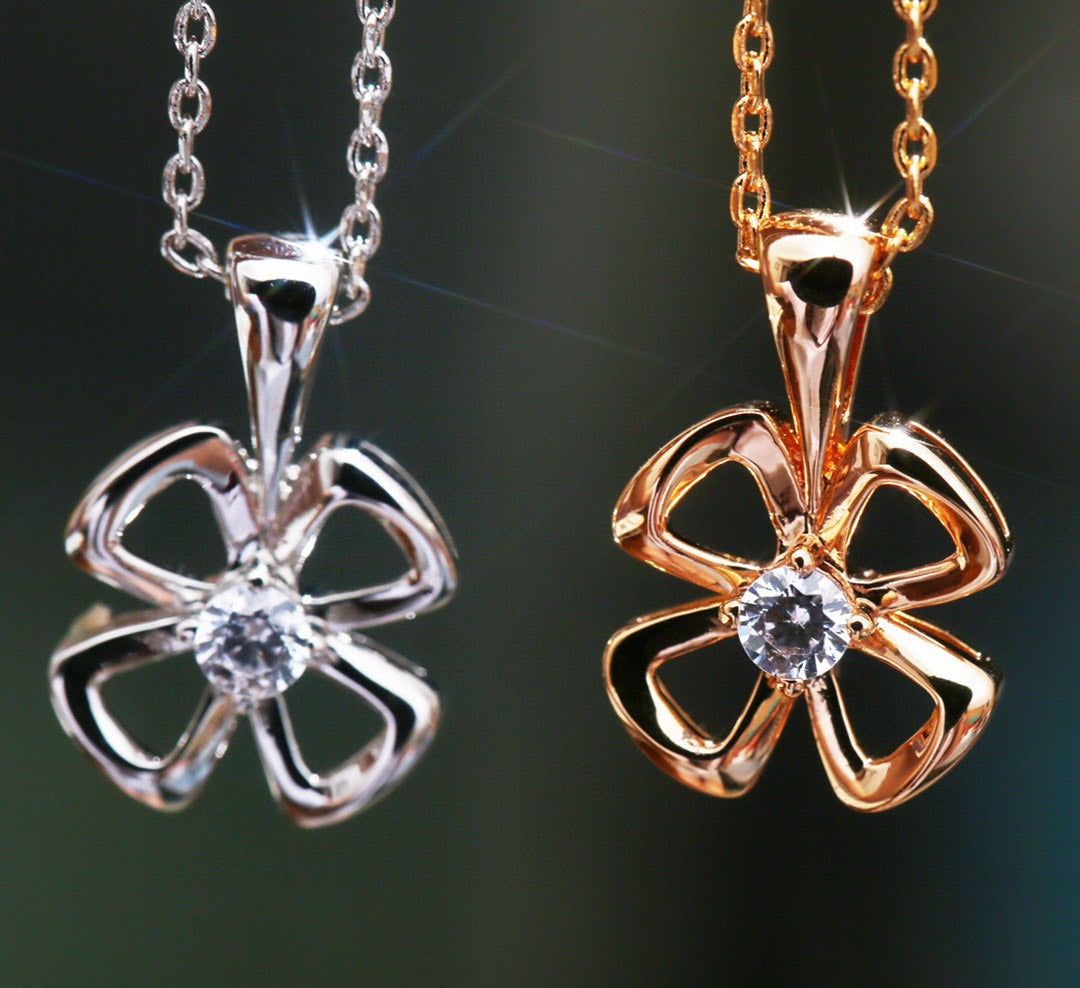 Pomuse FIOREVER NECKLACE DIAMOND CENTER