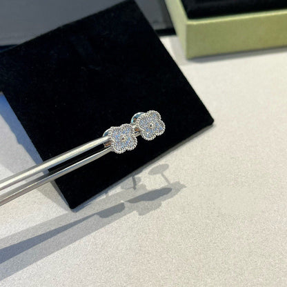 Pomuse CLOVER MINI DIAMOND STUD EARRINGS