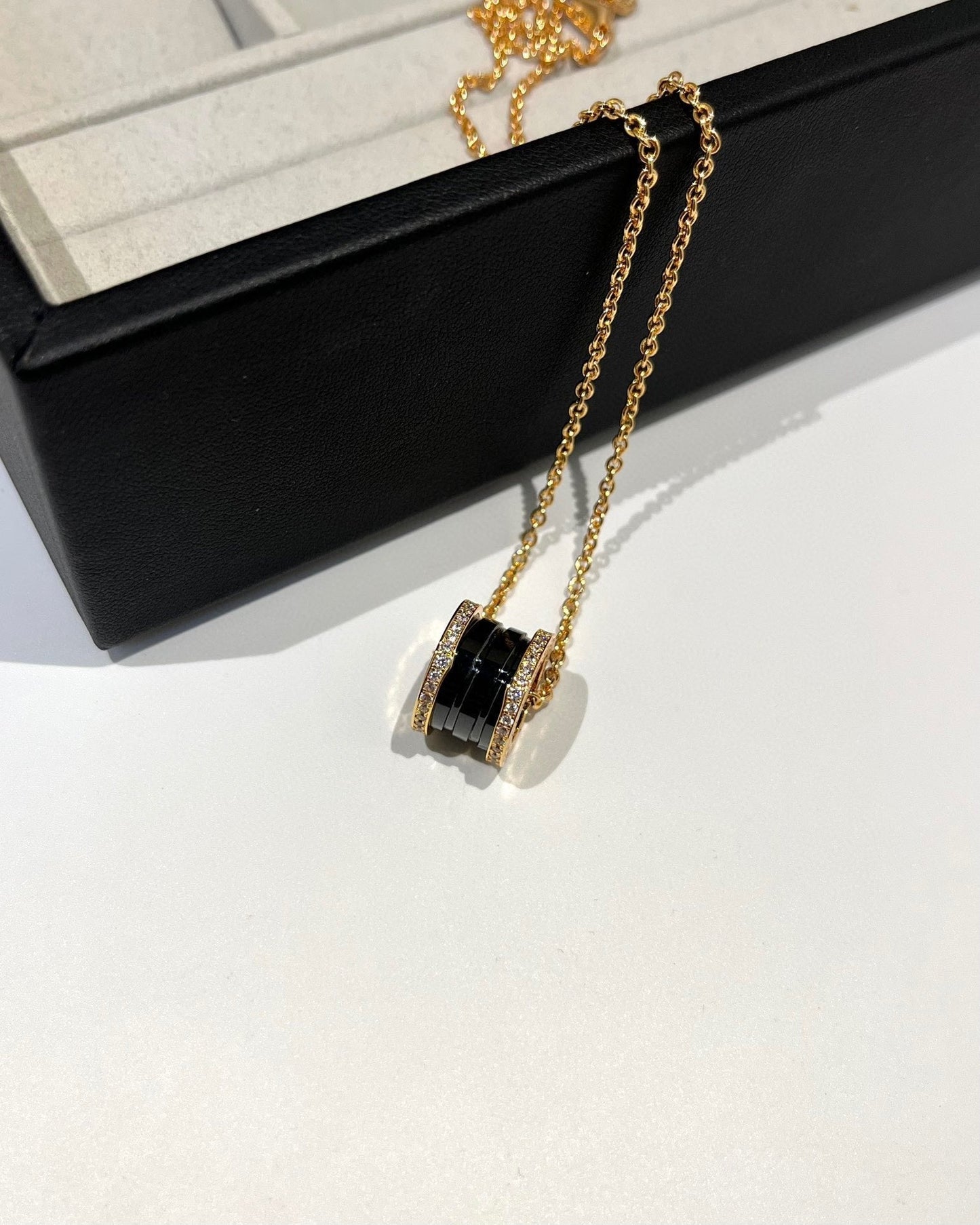 Pomuse ZERO 1 BLACK CERAMIC DIAMOND PINK GOLD NECKLACE